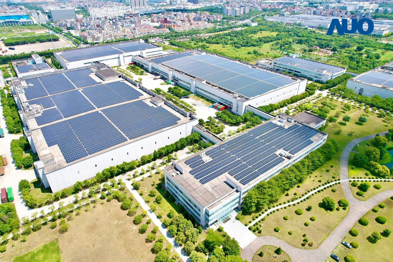 友達廈門推動智慧製造同時，透過綠電創能縱深推進綠色轉型，廠區全屋頂鋪設太陽能板，每年太陽能發電 2,600多萬度